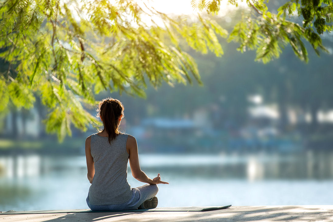 Entspannung durch Yoga, Meditation und Wellness